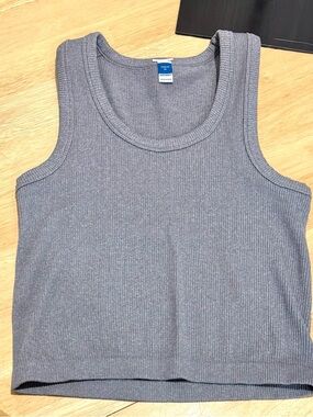 NWOT Old Navy XL gray knit crop tank top. Measurements in photos, racerback